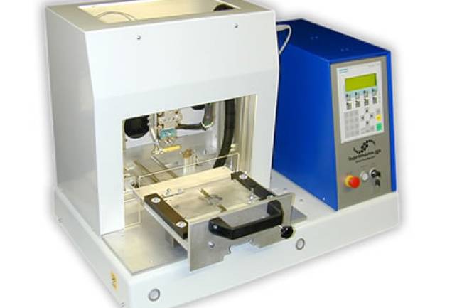 Bügellötsystem mit Schiebetisch - Metallumhausung - manueller Flussmittelauftrag.